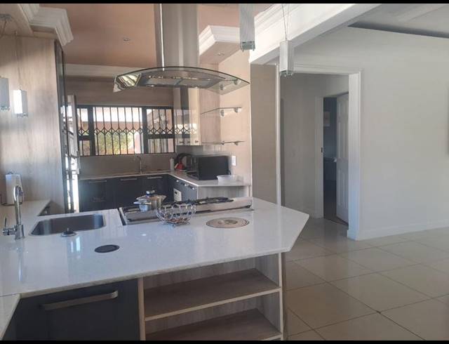 4 BEDROOM HOUSE FOR SALE IN BRACKENHURST